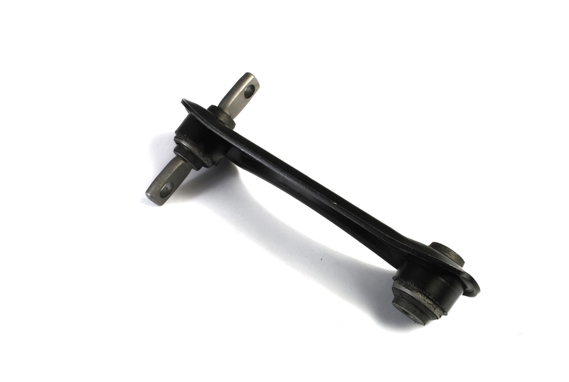 J94005YMT YAMATO Поперечный рычаг, задняя ось