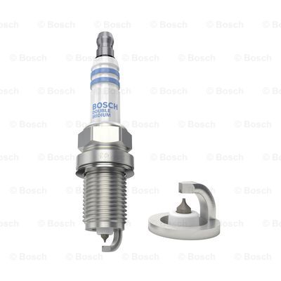 0242236599 BOSCH Свеча зажигания Infiniti J30/M30 3.0i/Lexus ES/GS/LS 2.0-4.3i 89-06