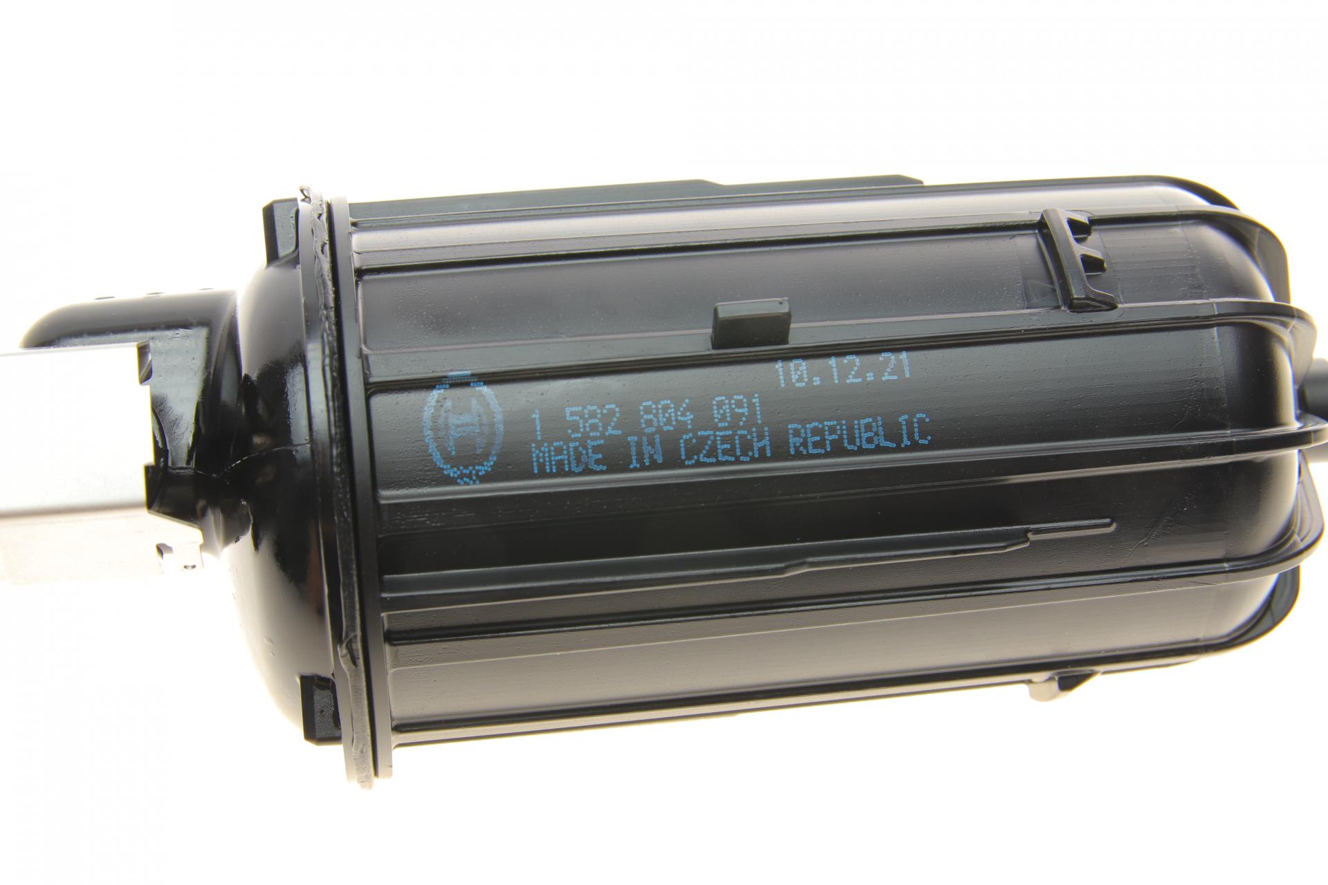 1582804091 BOSCH Фильтр топливный Audi A4/A5/VW Golf III/Passat 94-17