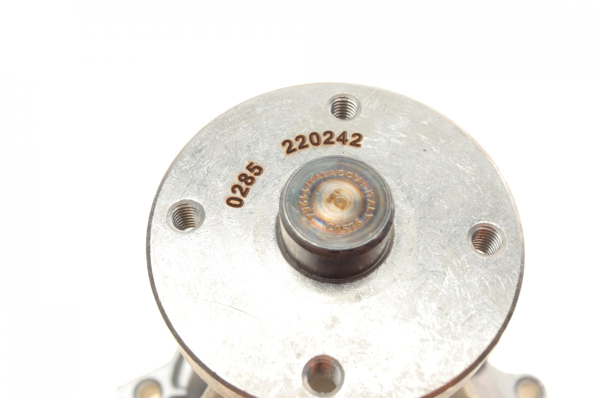 PA0285 BUGATTI Помпа воды Volvo 740/760/940/960 2.0/2.3 Turbo/2.3ti 84-98 (B/B) (6 лоп)
