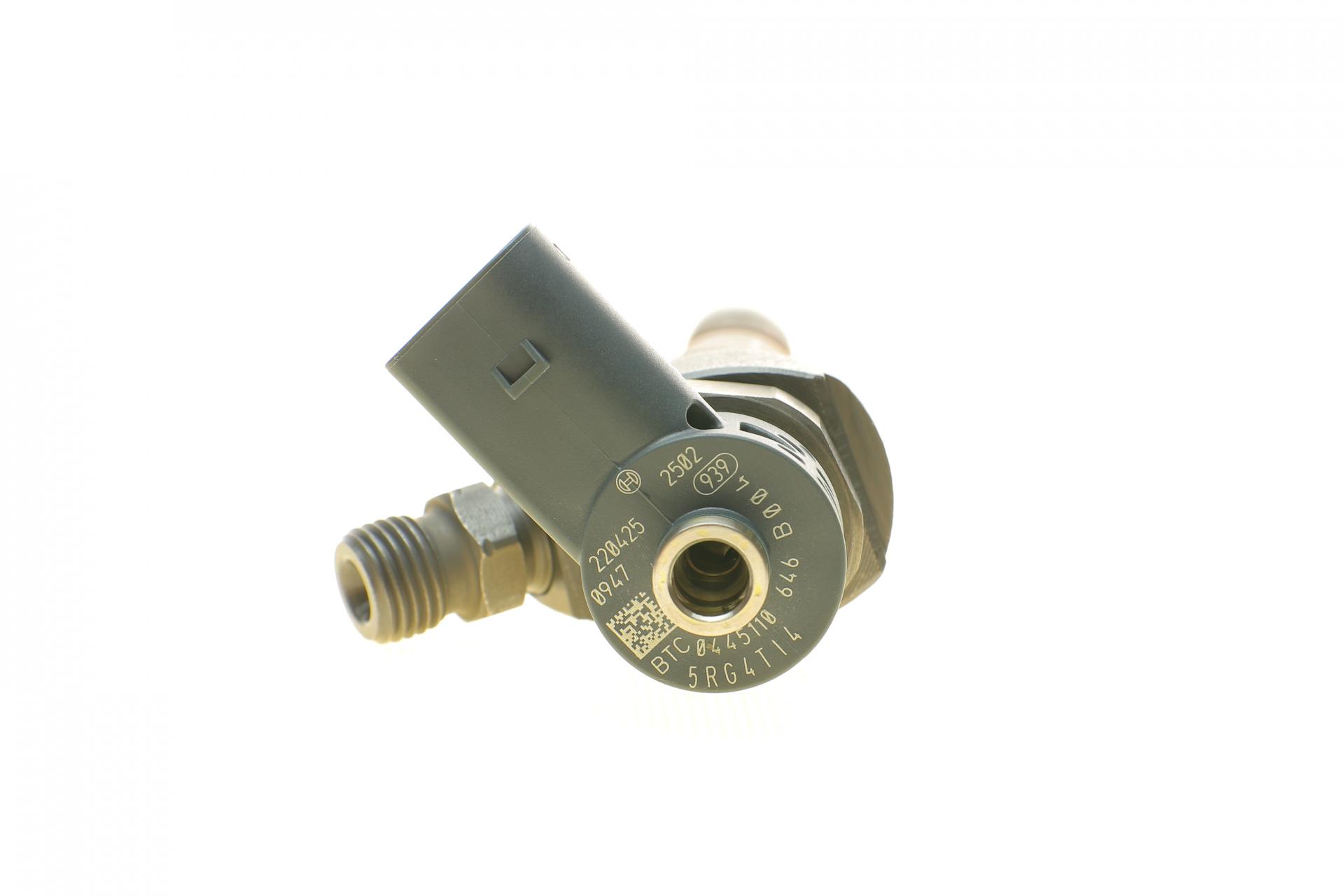 0445110646 BOSCH Форсунка VW Caddy/Crafter 2.0TDI 10-