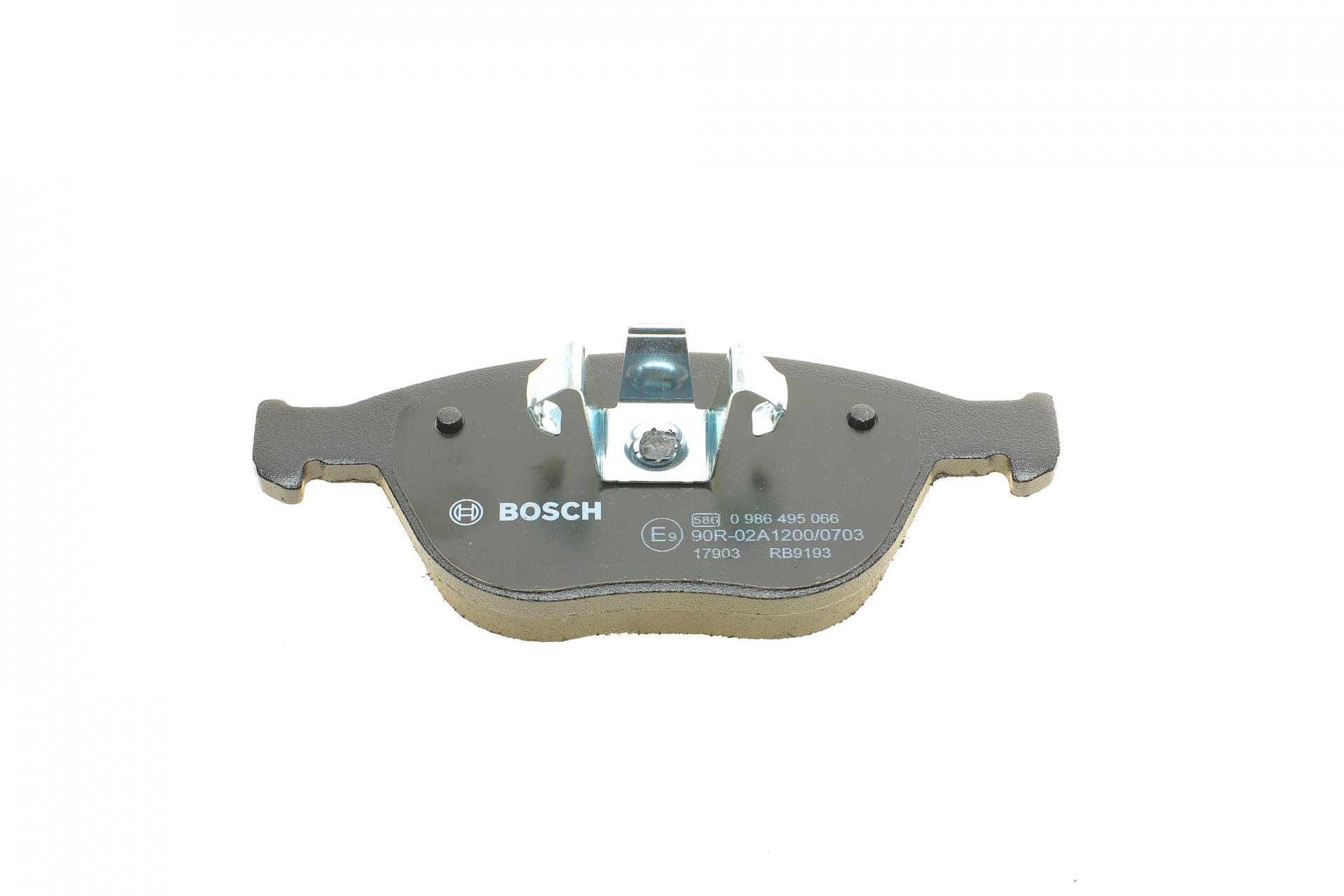 0986495066 BOSCH Колодки тормозные (передние) Ford Connect 02-13/Fiesta/Puma 95-03/Focus 02-04/Ka 01-08