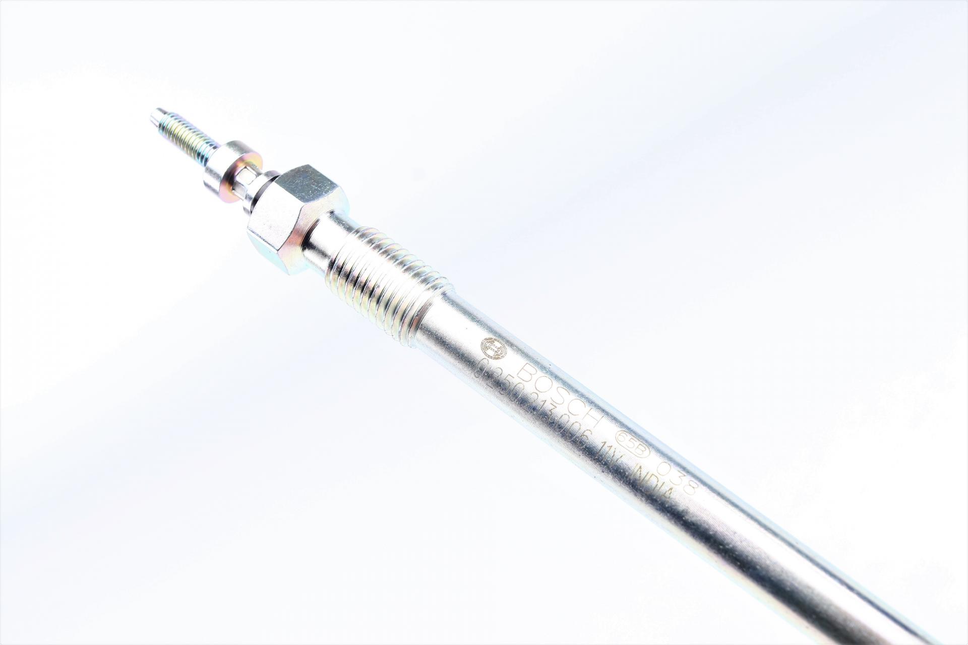 0250213006 BOSCH Свеча накала Kia Sorento 2.5CRDi 02-/Hyundai H-1 2.5TCi 97-