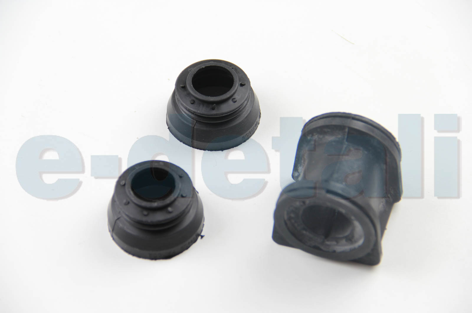 BC14021 BCGUMA BCGUMA  Втулка стабилизатора передняя в комплекте с пыльниками (BC1402 - 1шт., BC1403 - 2шт.) (26mm)