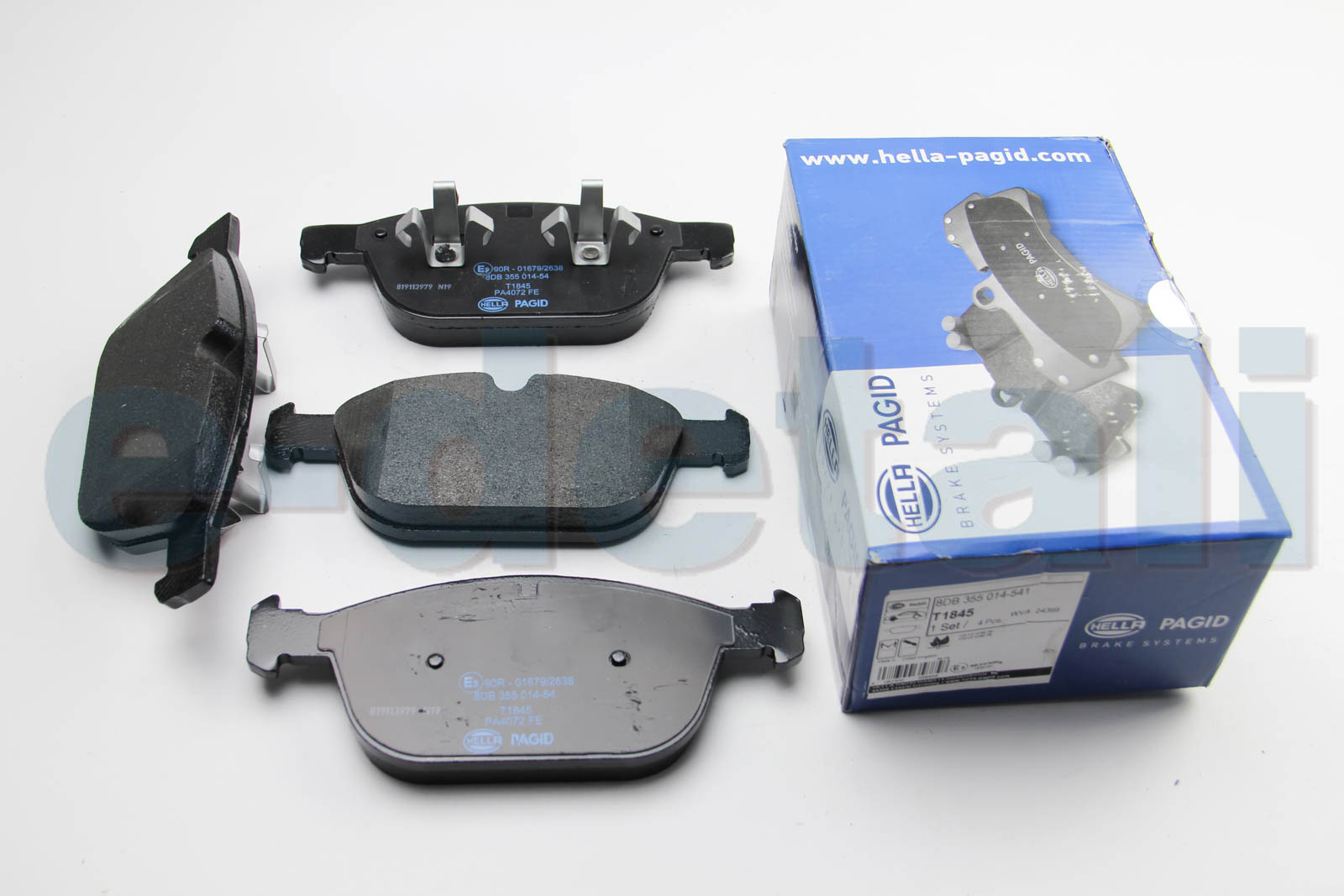 8DB355014541 HELLA PAGID Тормозные колодки перед. XC60/XC90 02- 2.0-4.4